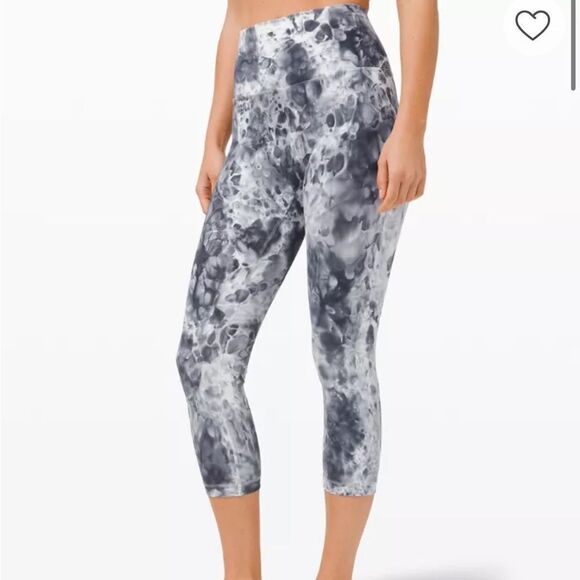 Lululemon Wunder Under HR Crop 21"
MDye - Picture 1 of 9